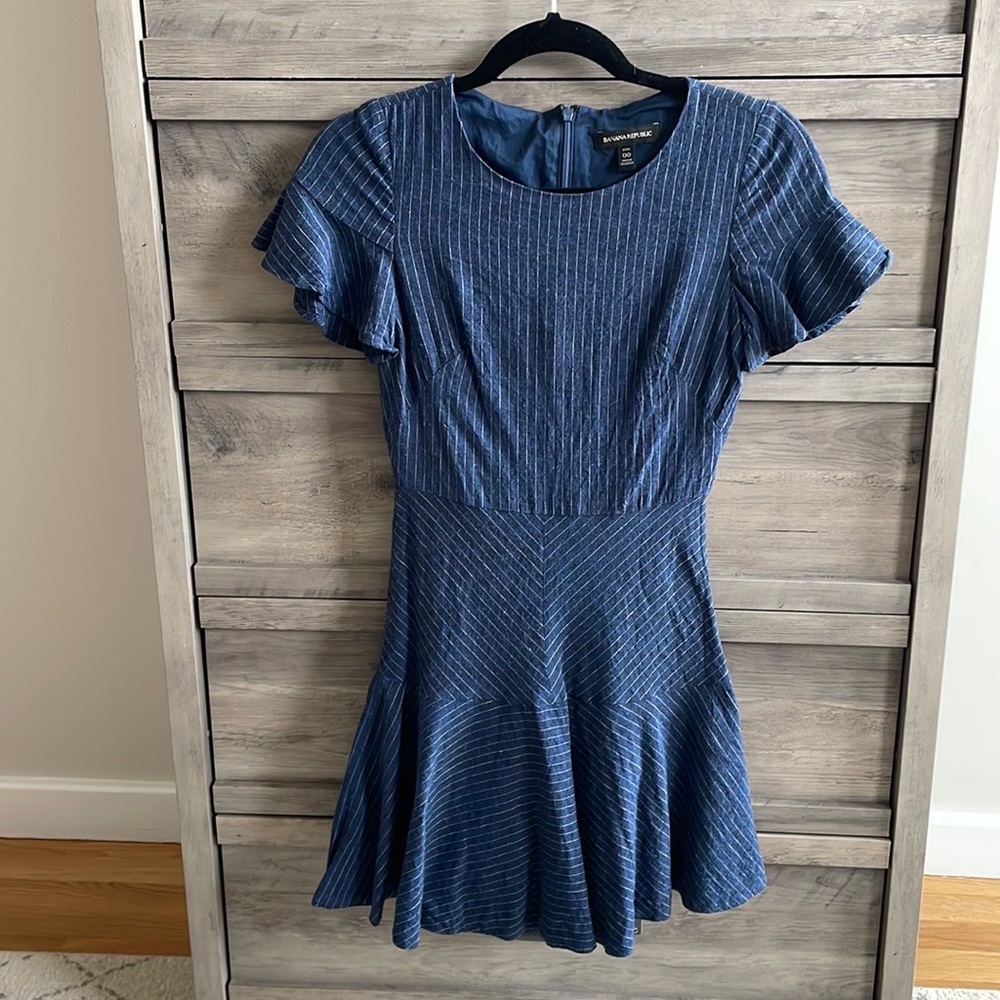 Banana Republic 00P sundress.